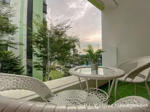4BR Pool View| Free Netflix | Waterpark |2Carpark - Image 3