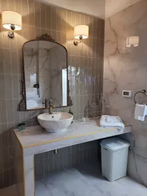 City Center Suites - Image 5