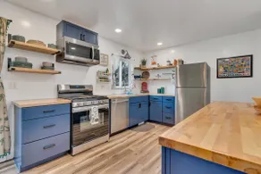 Charming Pet and Family friendly Arvada home - Image 3