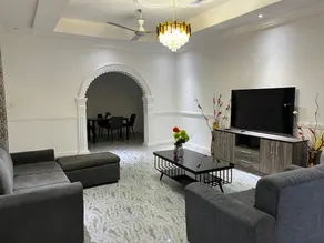 Top, Entire En-Suite 2 BR. 1 K.1 Q. Sleep 4 - Image 3
