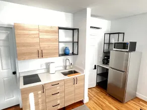 Hip Capitol Hill Apartment - Image 4