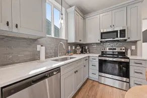 Cypress House•KING Bd•Lafayette Gem”Luxe Amenities - Image 4
