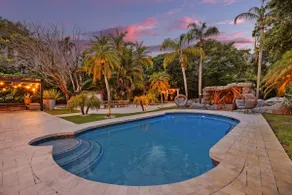 Lagoon Luxe Retreat | Pool •Cinema •Grotto Jacuzzi - Image 2