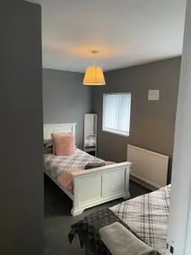 Sheffield spa view 2 bed house free parking - Image 4