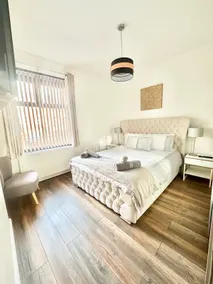 Urba Luxury Stays 4Bed Sheffield University - Image 2