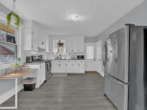 Relaxing 4-Bedroom Windsor Home | BBQ |Fenced Yard - Image 2