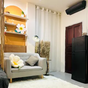 Ben-Than market, fastest WiFi and Netflix on 49”TV - Image 2