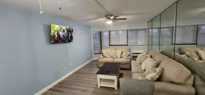 Modern Condo Wi-Fi, Pool & beach - Image 2