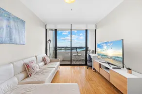 1BRM Apt with Spectacular City Skyline Views - Image 2