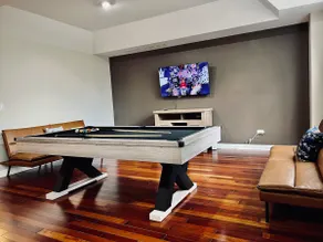Premium 5BR Home • Great for Extended Visits - Image 2