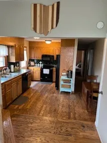 Gray Family Lake House - Image 4