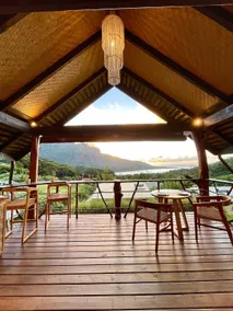 Cozy lagoon-view bungalow in Moorea - Image 5