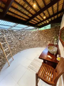 Cozy lagoon-view bungalow in Moorea - Image 4