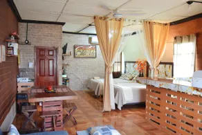 Cabin and garden, equipped, central. Lake view - Image 4