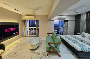 PVTJacuzzi Balmoral Suite-Golf Course & Club View - Image 2