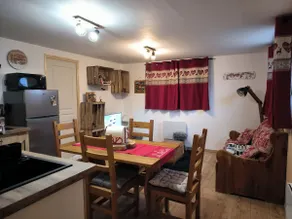 La Sapinette, private jacuzzi, garden, games room - Image 2