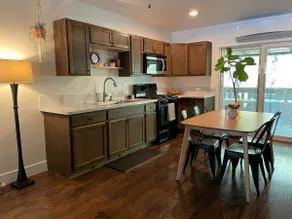 2 Bedroom hideaway with backyard - Image 3