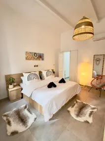 Sea View Villa - Image 4