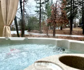 Under the Pines Hideout with Hot Tub - Image 5