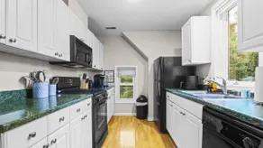 Charming apt in DT Libertyville - Near Naval Base - Image 2