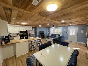 Newly Renovated House near Lake. - Image 2