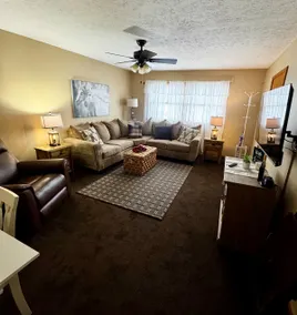 The Paddock • South Ashland Retreat • Near KDMC - Image 5