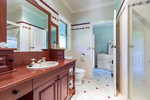 Dulguigan Downs Farm House - Image 5