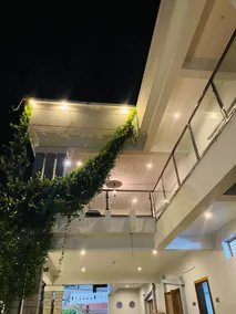 White Home Stay - Image 5