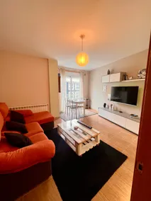 Bright and cozy apartment - Image 2