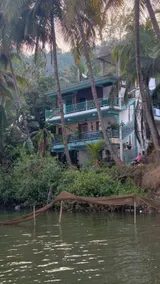 Secluded Riverside 1BR · Daily Housekeeping · WFH - Image 2