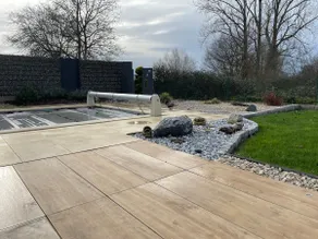 Studio with non-privatized pool - Image 2
