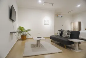 Masterpiece Studio 11|Starlink Internet|Breakfast - Image 3