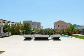 Trapezia Luxury Living- Garnet - Image 4