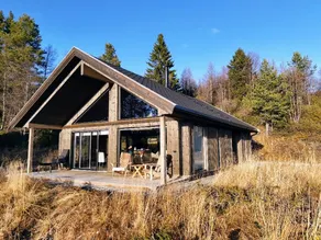 Modern Mountain Cabin - 3 Bedrooms - Sleeps 7 - Image 2