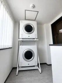 1-min station/4 lines/106㎡, 4BR 2T2B2L1K/Gas Dryer - Image 2
