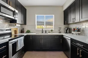 Paradise Valley area condo with heated pool and gym,  near Mayo Clinic. - Image 2