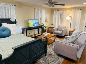 Cozy studio apartment with new pool! - Image 2