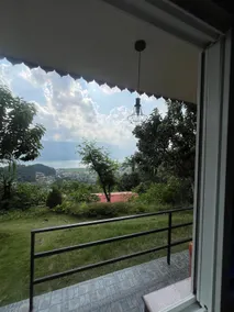 Cabin with balcony and lakeview - Image 4