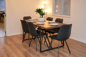 Home Base Van West – 5BR w/ long-term Deals - Image 3