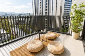 West End Story - Boutique Stay, Central Location - Image 2
