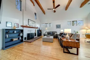 Exclusive Wooded Chalet w Magnificent River Views - Image 4