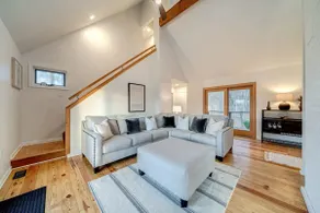 Exclusive Wooded Chalet w Magnificent River Views - Image 5