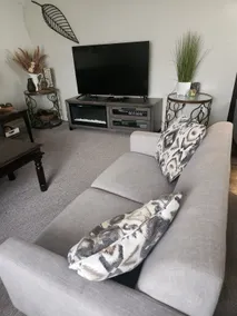 3 Bdrm bungalow with Hot tub - Image 2