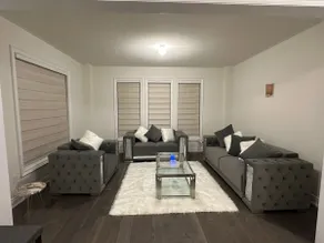 Sunny & Bright House Great for Couples & Families - Image 2