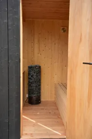 Designer tiny house with sauna, garden & air conditioning - Image 5