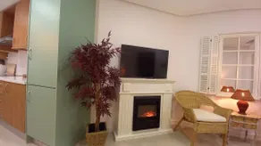 Cozy apartment with a patio, near the airport - Image 5