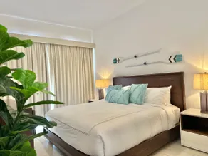 Elegant apartment with pool view - Image 4