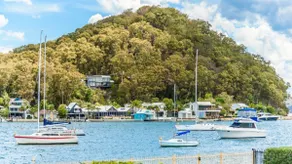 Waterfront apartments, walk to Ettalong restaurants & cafes - Image 2