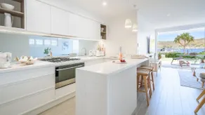 Waterfront apartments, walk to Ettalong restaurants & cafes - Image 3
