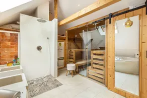 Apartment in Anni's vacation home - Image 2